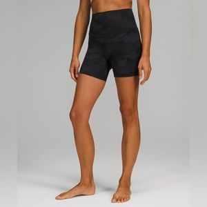 Lululemon Invigorate High Rise Short 6" Heritage 365 Camo Deep Coal size 14